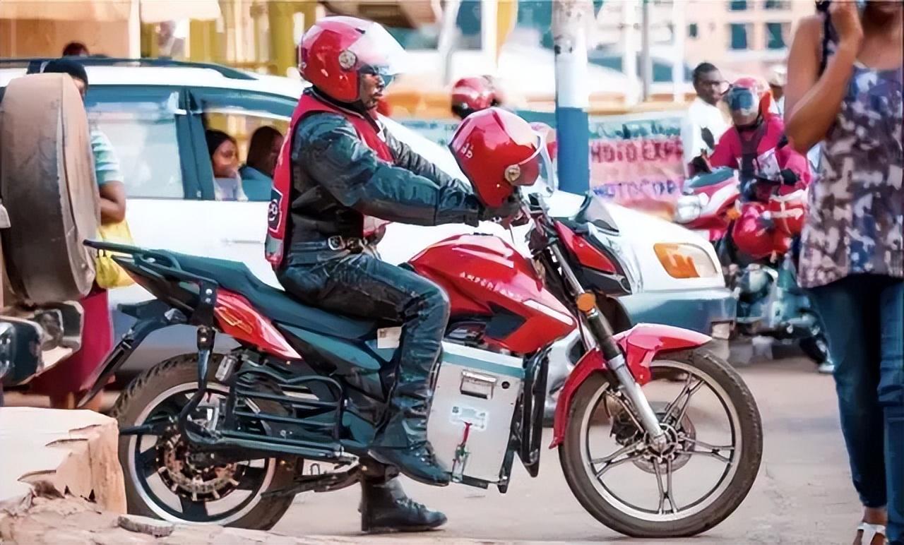 共享電動(dòng)摩托車(chē)